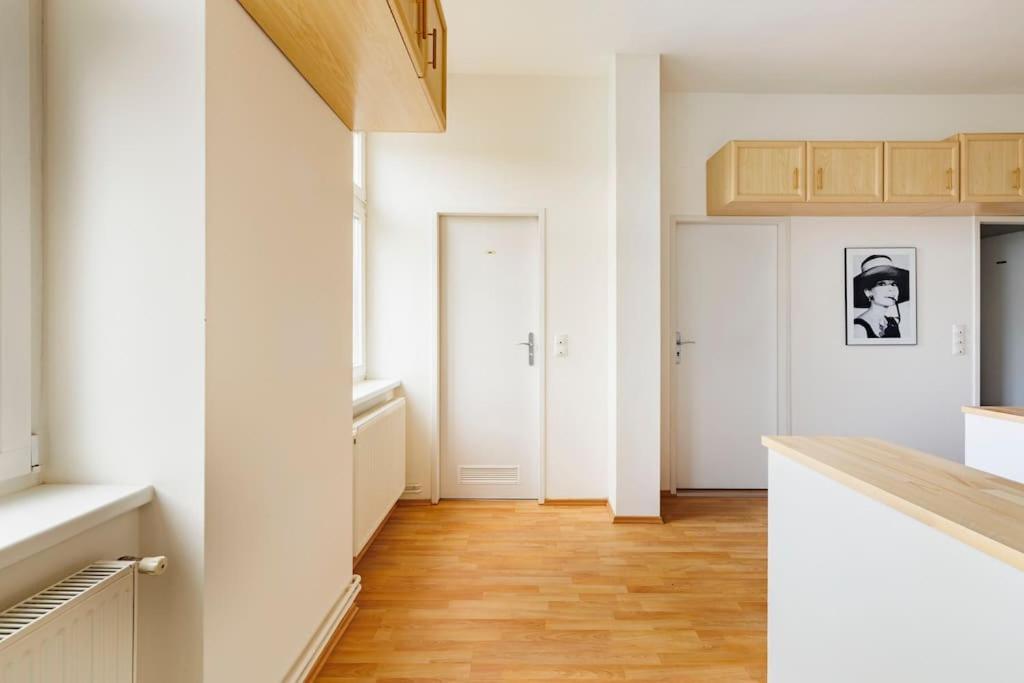 Beautiful 1 Bedroom Apartment Near Schoenbrunn Vienna Exterior photo